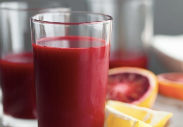 Carrot-Beet-Blood-Orange-Ginger-Turmeric-Juice-gourmandeinthekitchen_com__1455090708-e1455120825813