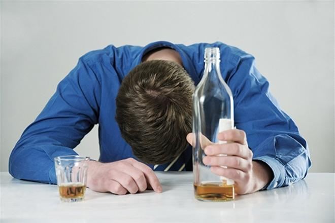 pervaya-pomos-pri-alkogolnom-otravlenii