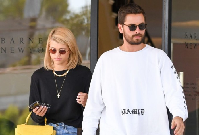 5155b629-eab2-4f53-b09d-0b5f12c92cd3-scott-disick-sofia-richie-768x522