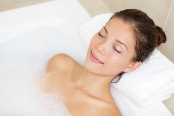 woman_takes_a_bath_1