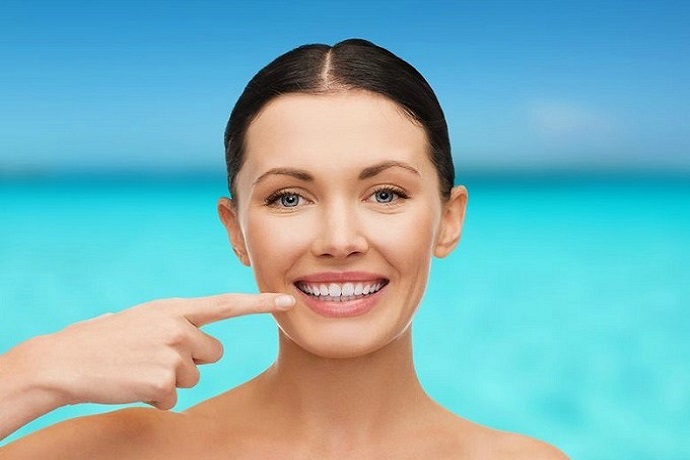 How-to-Whiten-Teeth-at-Home