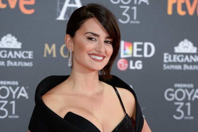 Penelope+Cruz+Goya+Cinema+Awards+2017+Red+PgmDwovAcgAx