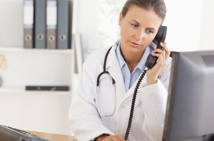 e7cf033-doctor-phone755