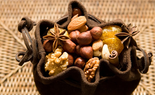 nuts01-640x394