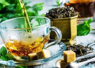 Медики розповіли, що трапиться з організмом при надмірному вживанні чаю