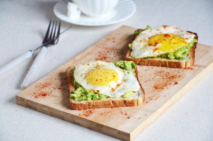 tost-s-avokado-i-yaicom_1576355675_8_max