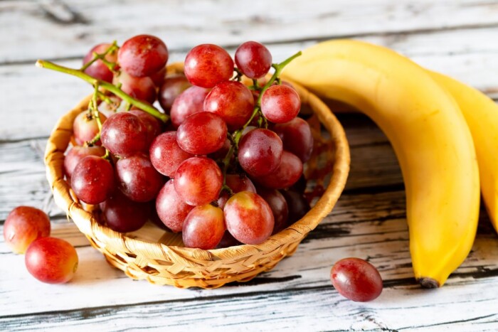 frukty-yagody-vinograd