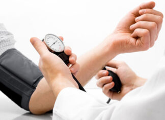 Про простий спосіб стабілізації артеріального тиску розповів лікар
